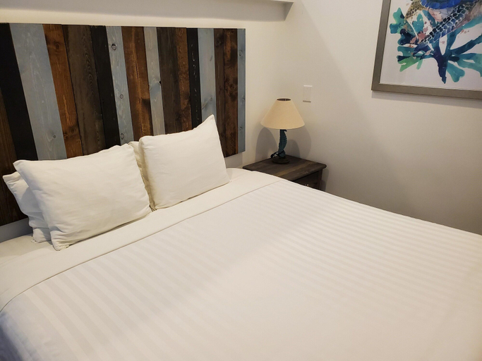 Bedroom 4, Sea Horse Resort, Orange