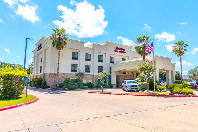 Exterior & Views 2, Hampton Inn and Suites College Station, Brazos