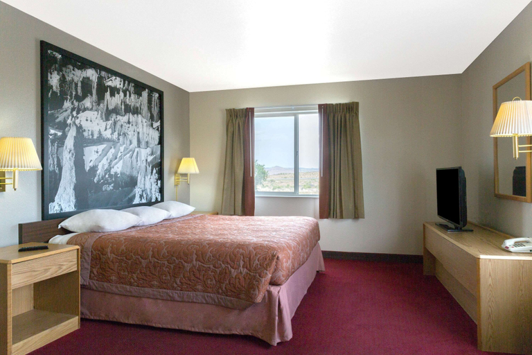 Bedroom 2, Super 8 by Wyndham Green River, Grand