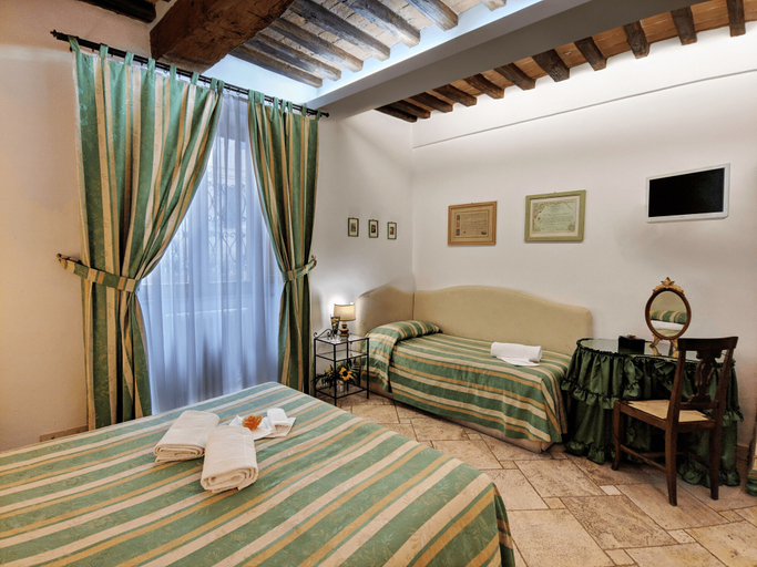 Bedroom 2, B&B Siena in Centro - Diffuso, Siena