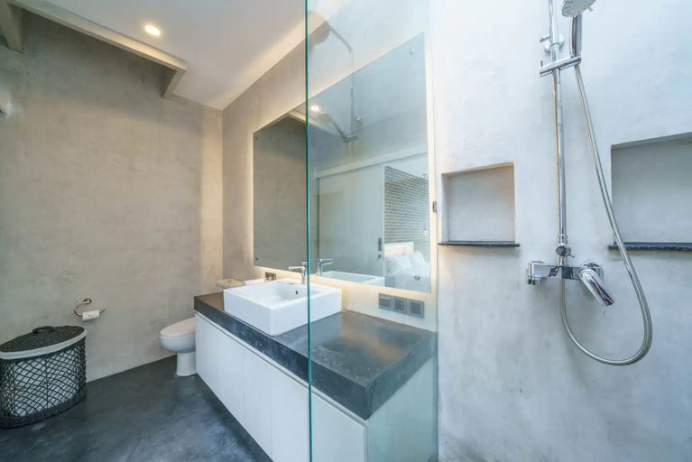 Bathroom 2, Loft Ludo 8: Superb 1 BR Luxury Loft in Berawa, Badung