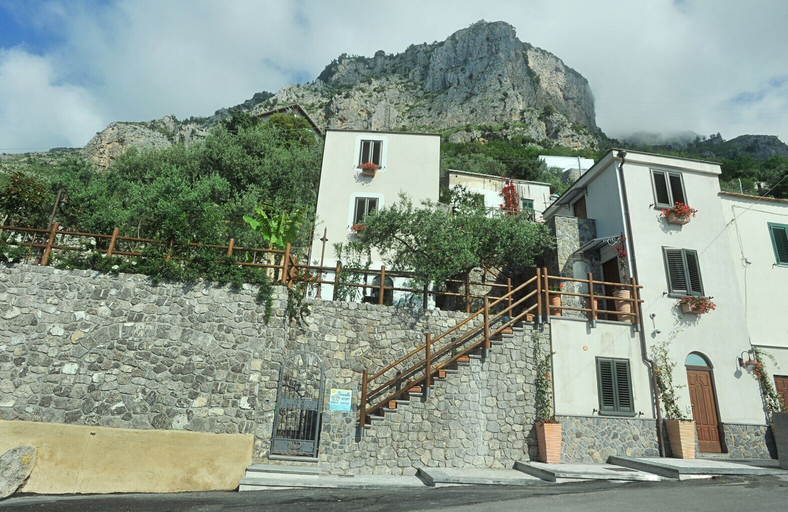 Exterior & Views 2, World Center, Salerno