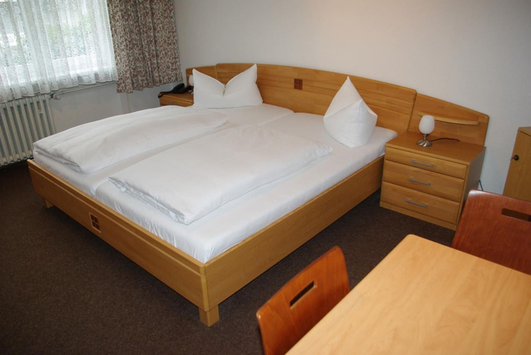 Bedroom 4, Hotel Am Hechenberg, Mainz