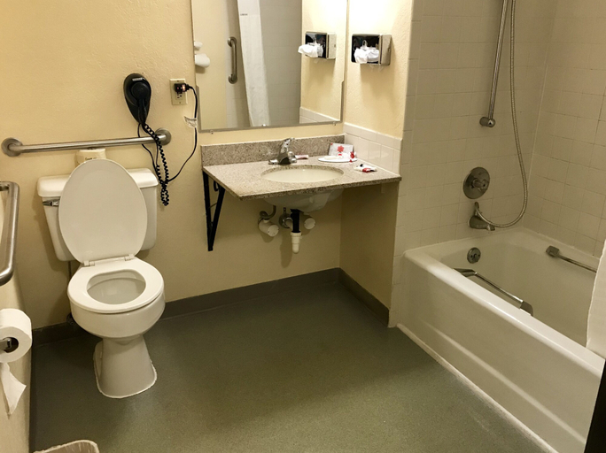 Bathroom 4, Super 8 by Wyndham Independence Kansas City, Kansas City