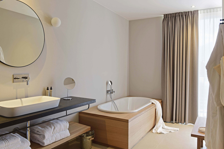 Bathroom 4, Hotel Schwarzschmied, Bolzano