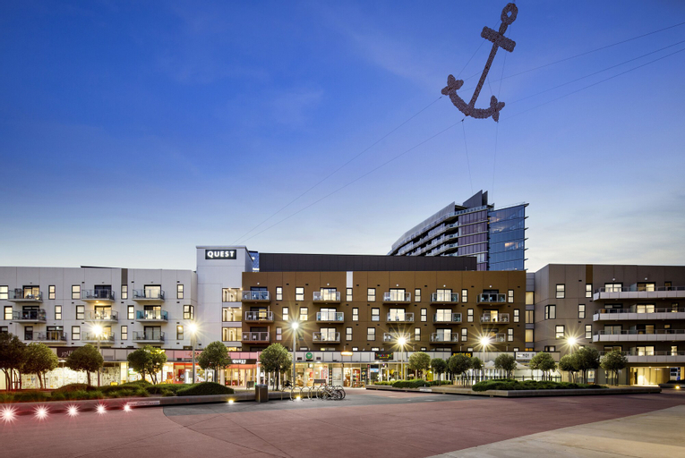 Exterior & Views 24