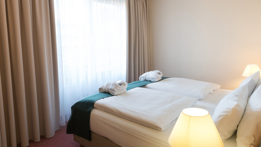 Bedroom 4, FOUR Essen City Centre, Essen