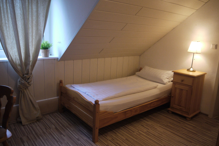 Bedroom 4, Hotel am Stadion, Duisburg