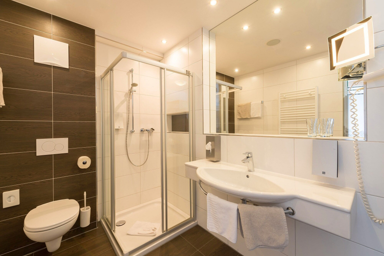 Bathroom 4, Alpinhotel Monte, Landeck