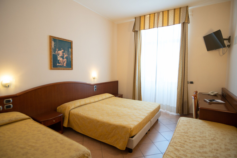 Bedroom 5, Garda Family House, Verona