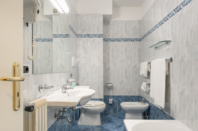 Bathroom 5, Sant Alphio Garden Hotel & Spa, Messina