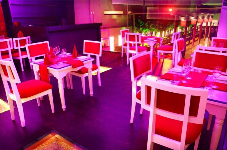 Food & Drinks 5, Hotel Royal Cliff, Kanpur Nagar