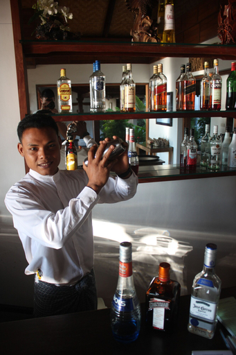 Food & Drinks 5, Yoma Cherry Lodge, Thandwe