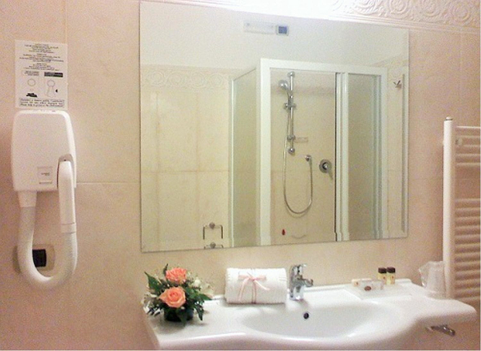 Bathroom 4, Hotel Seccy Boutique Art & Museum, Rome