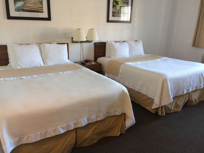 Bedroom 3, Days Inn by Wyndham West Rapid City, Pennington