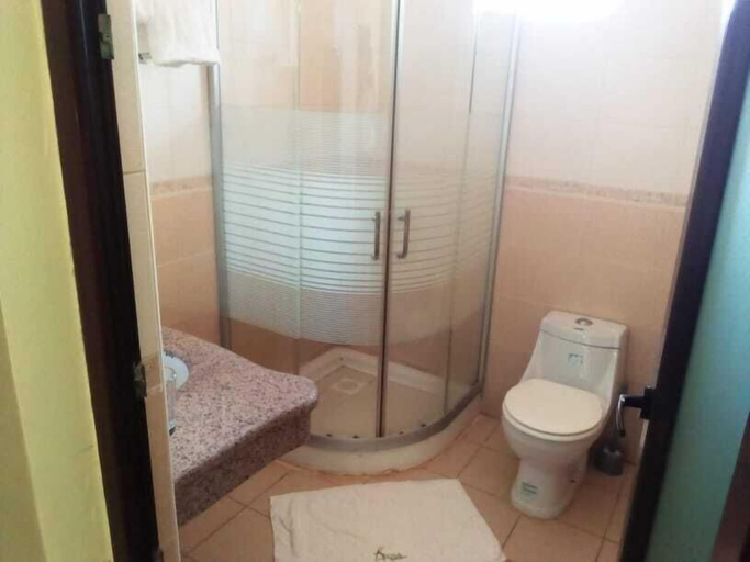 Bathroom 5, Beisa Hotel, Kieni