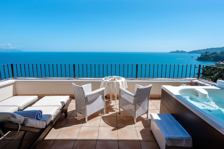 Exterior & Views 25