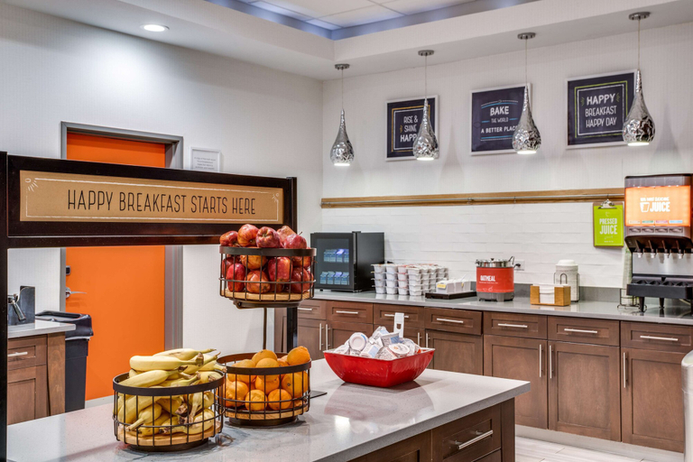 Food & Drinks 5, Hampton Inn & Suites North Dallas Central Expy, Dallas