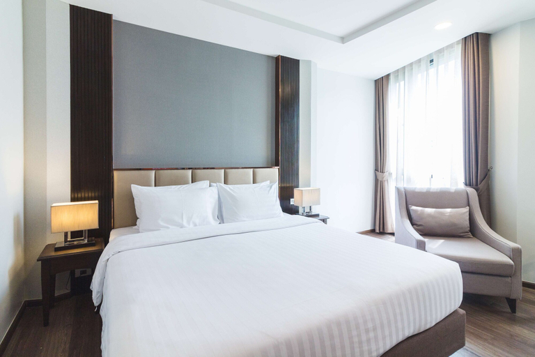 Bedroom 2, SureStay Plus Hotel by Best Western Sukhumvit 2, Khlong Toey