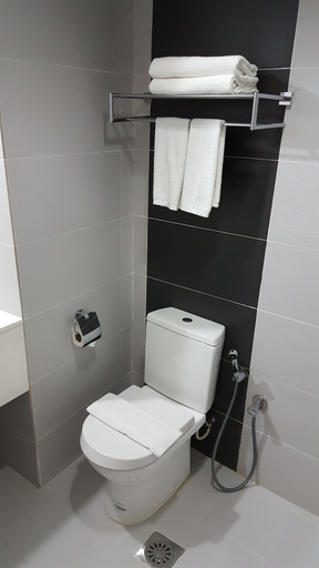 Bathroom 4, Hotel Seri Malaysia Kuala Terengganu, Kuala Terengganu