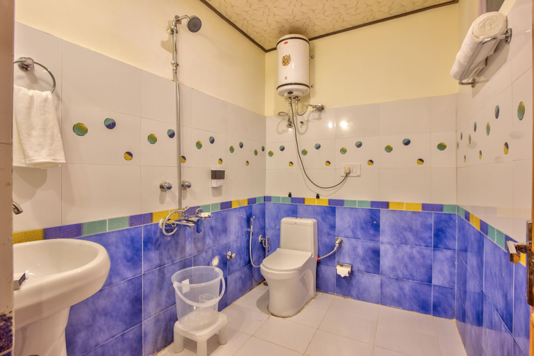 Bathroom, Baan By Snow City Farm, Kullu