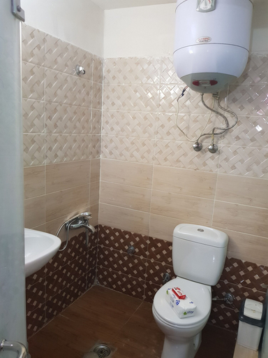 Bathroom 4, Downtown Inn, Qasr an-Nil
