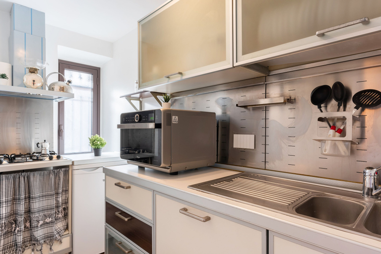 Private kitchen, Via Etnea Cozy Apartment With Balcony, Catania