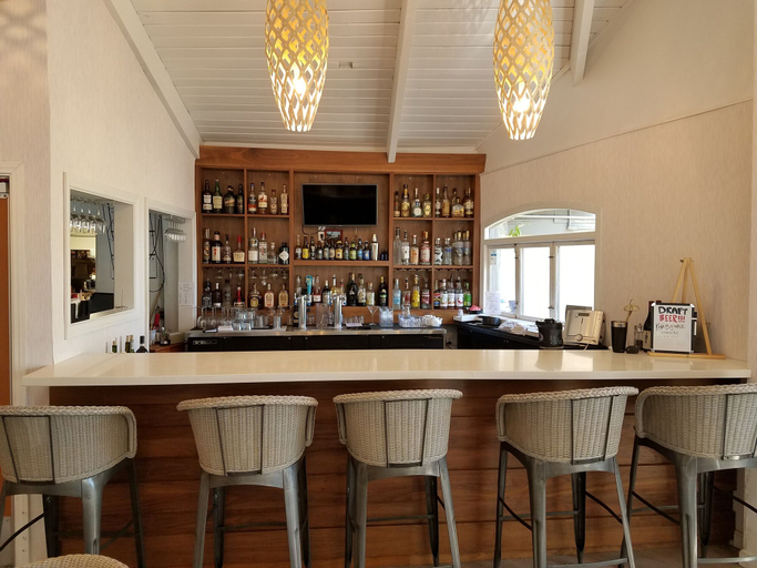 Food & Drinks 5, Catalina Canyon Inn, Los Angeles
