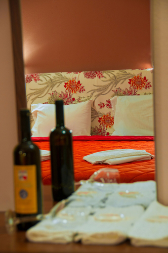 Bedroom 5, Petritos Rooms and Studios, Crete