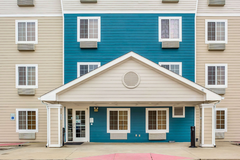 Exterior & Views 1, WoodSpring Suites Conroe, Montgomery