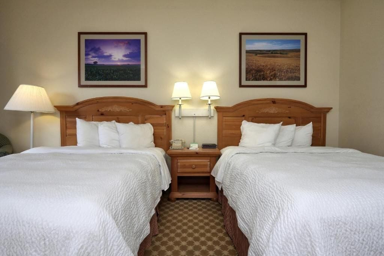 Bedroom 3, Lancaster Inn and Suites, Lancaster