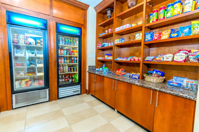 Food & Drinks 5, Hampton Inn and Suites College Station, Brazos