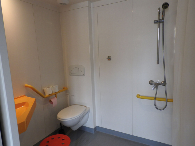 Bathroom 5, Fontaineblhostel, Seine-et-Marne