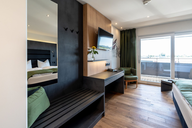 Bedroom 3, Augsburg Hotel Sonnenhof, Augsburg