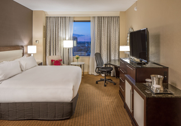 Bedroom 4, Hilton Minneapolis, Hennepin