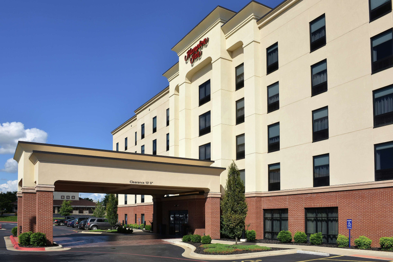 Exterior & Views 2, Hampton Inn Springfield-Southeast, Greene