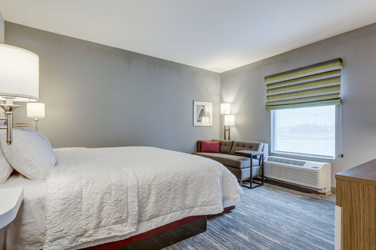 Bedroom 3, Hampton Inn St. Louis Wentzville, Saint Charles