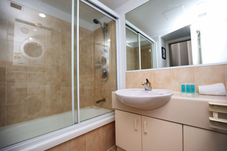 Bathroom 5, Markham Court, Gold Coast