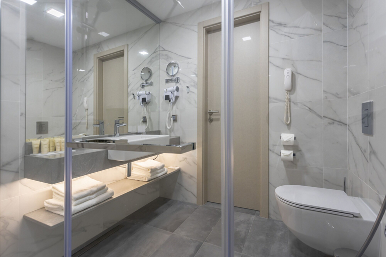 Bathroom 5, Hotel Bulgaria Burgas, Burgas
