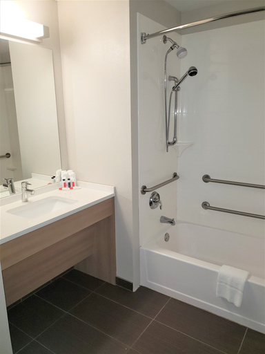 Bathroom 4, Microtel by Wyndham Penn Yan Finger Lakes Region, Yates
