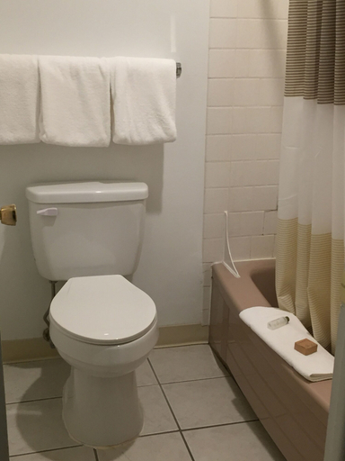 Bathroom 4, Cougar Land Motel, Whitman