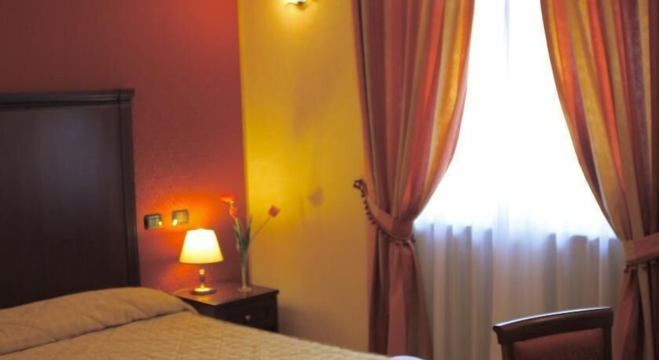 Bedroom 2, Villa Lauri, Cuneo