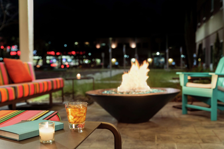 Food & Drinks