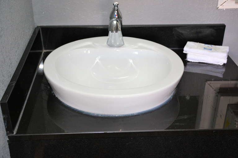 Bathroom 4, Travelodge by Wyndham Walterboro, Colleton