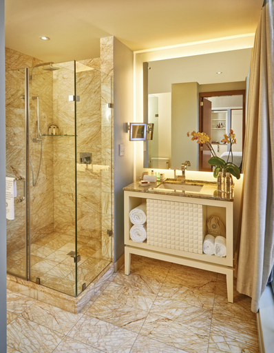 Bathroom 4, Global Hotel Panama, Panamá