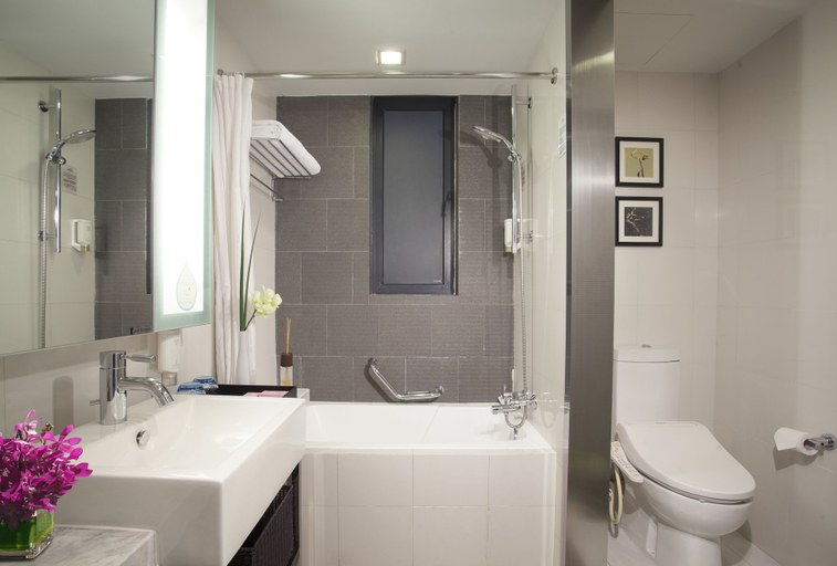 Bathroom 4, Citadines Xinghai Suzhou, Suzhou
