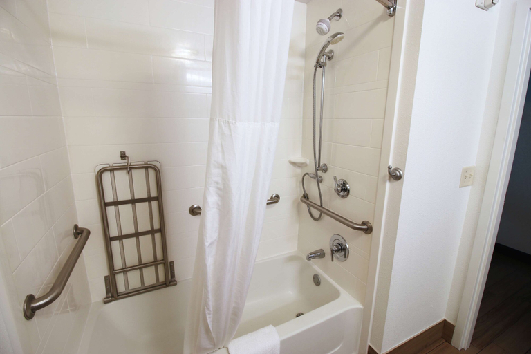 Bathroom 4, Hampton Inn & Suites Palm Coast, Flagler