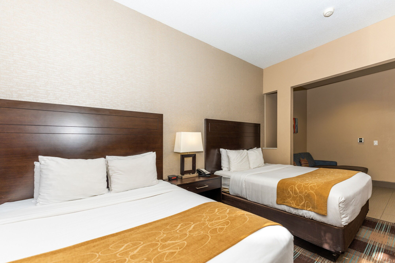 Bedroom 3, Comfort Suites Houston West at Clay Road, Houston