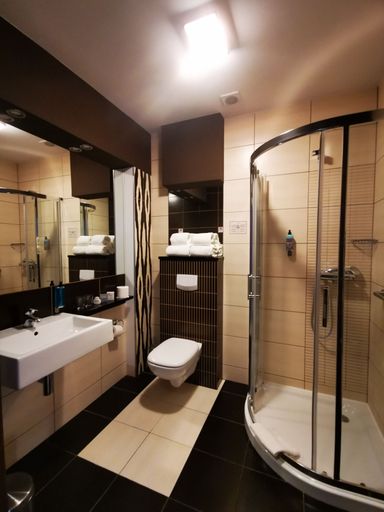 Bathroom 5, Hotel Mistral Sport, Wejherowo