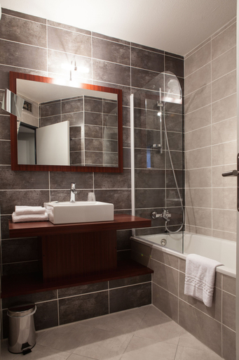 Bathroom 3, The Originals City, Le Mas de Grille, Hérault